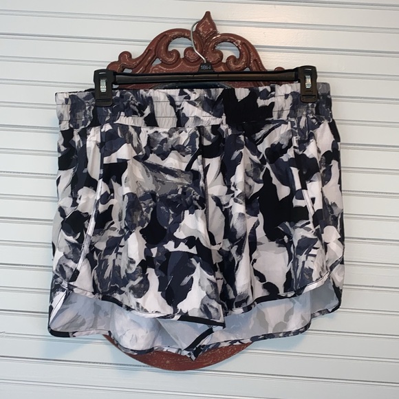 Women's Black and White Patterned athletic Shorts - Picture 1 of 3